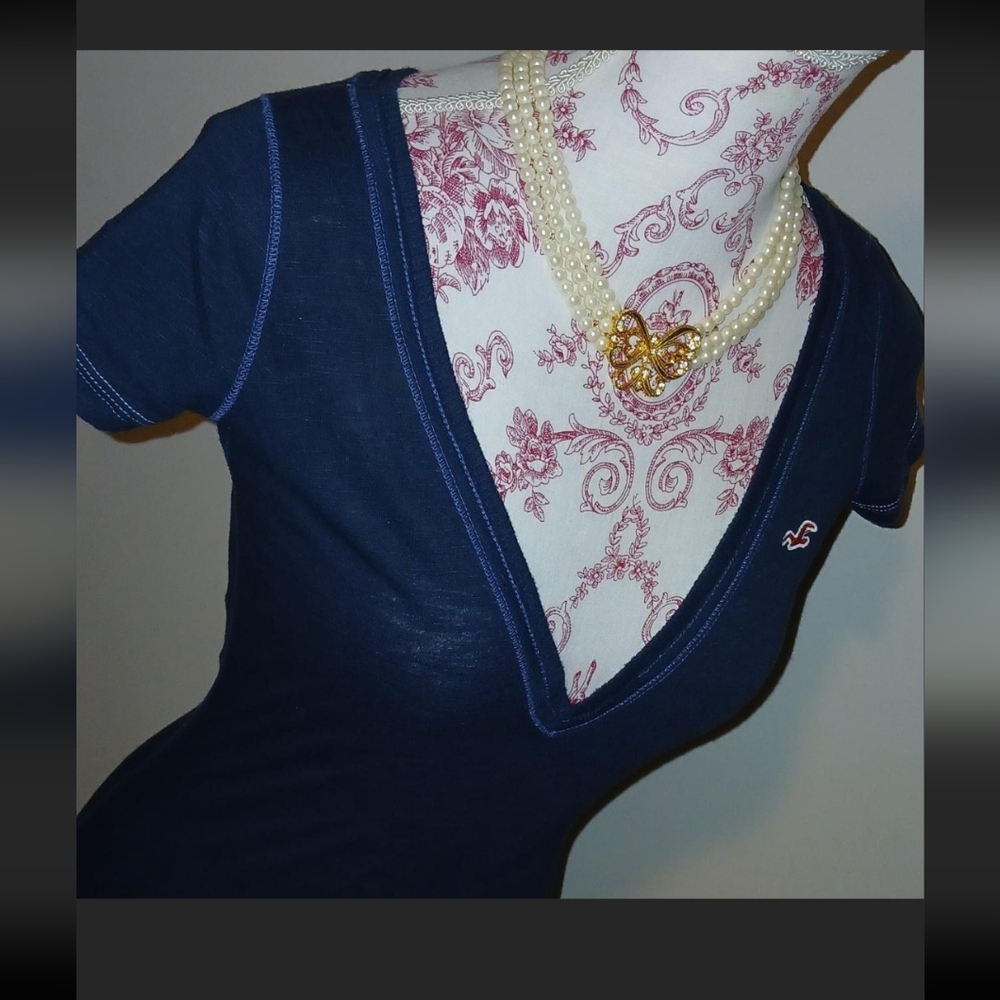 *SOLD* Vintage Hollister V Neck Top